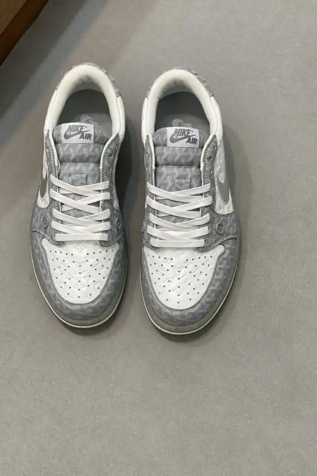 hype Louis Vuitton Sneakers