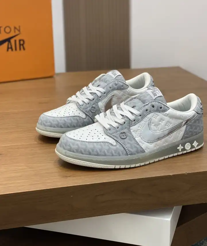 hype Louis Vuitton Sneakers