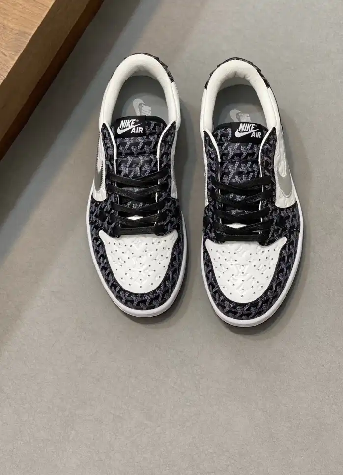 hype Louis Vuitton Sneakers