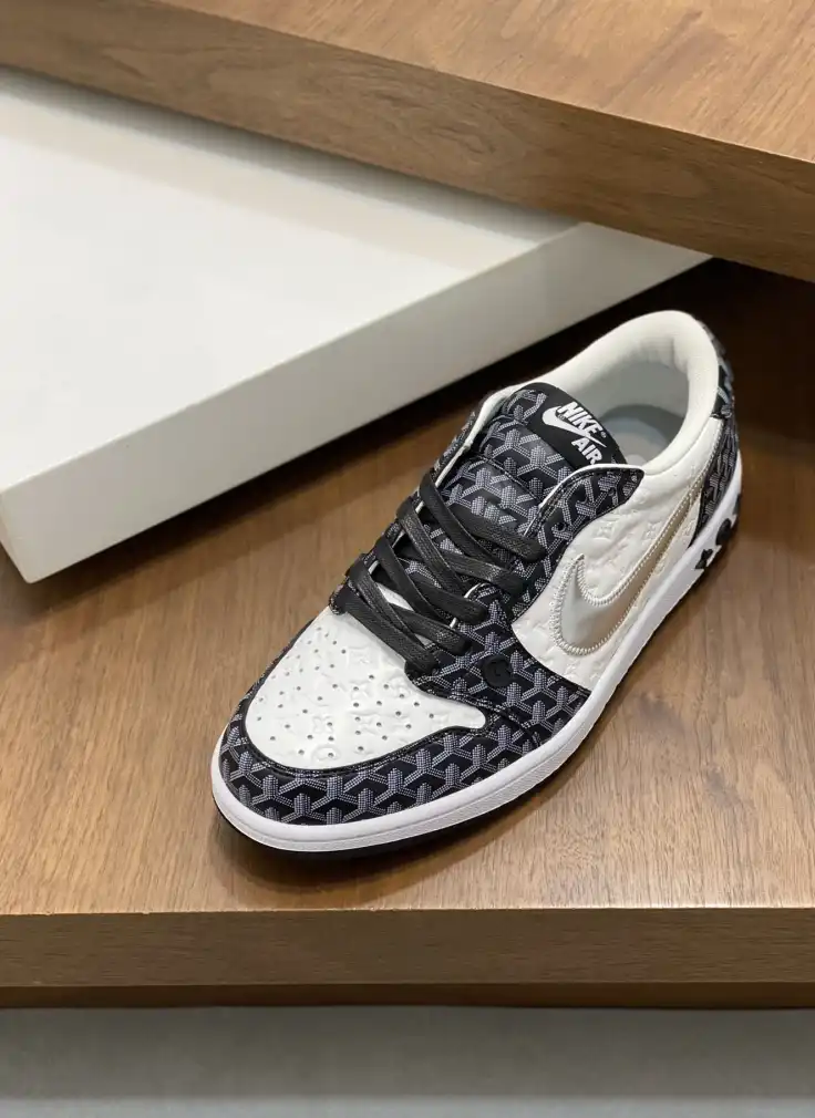 hype Louis Vuitton Sneakers