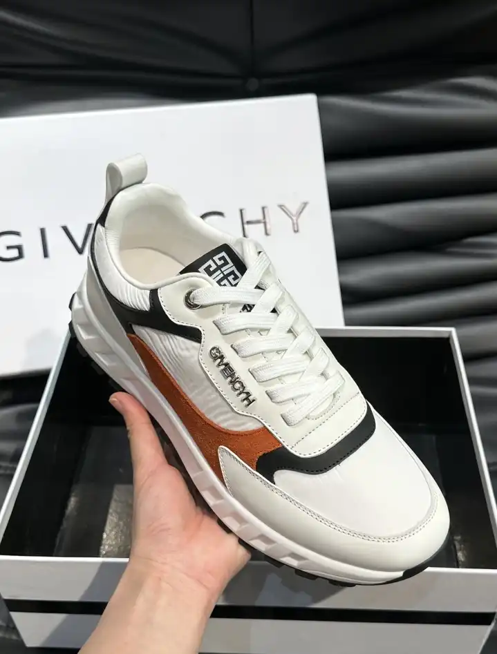 hype Givenchy Sneakers