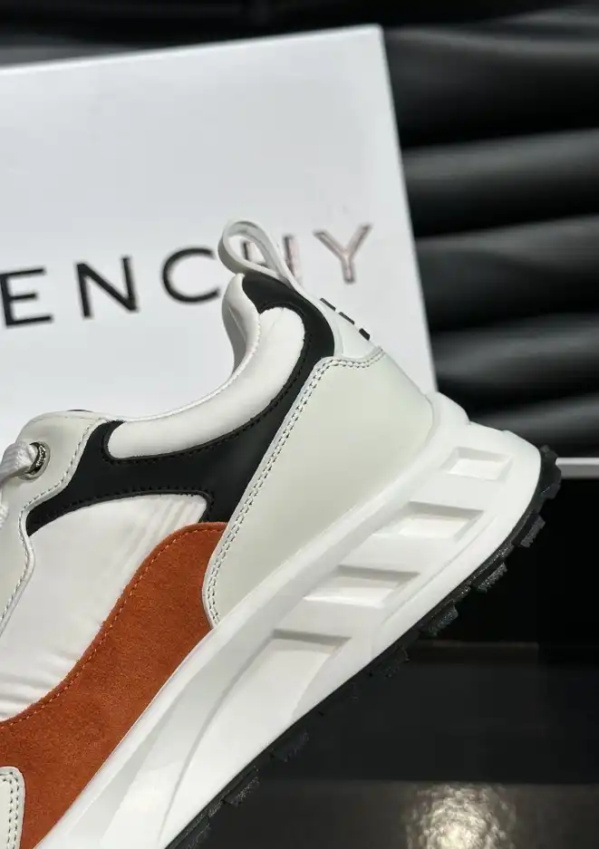 hype Givenchy Sneakers