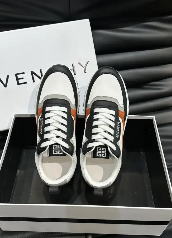 hype Givenchy Sneakers