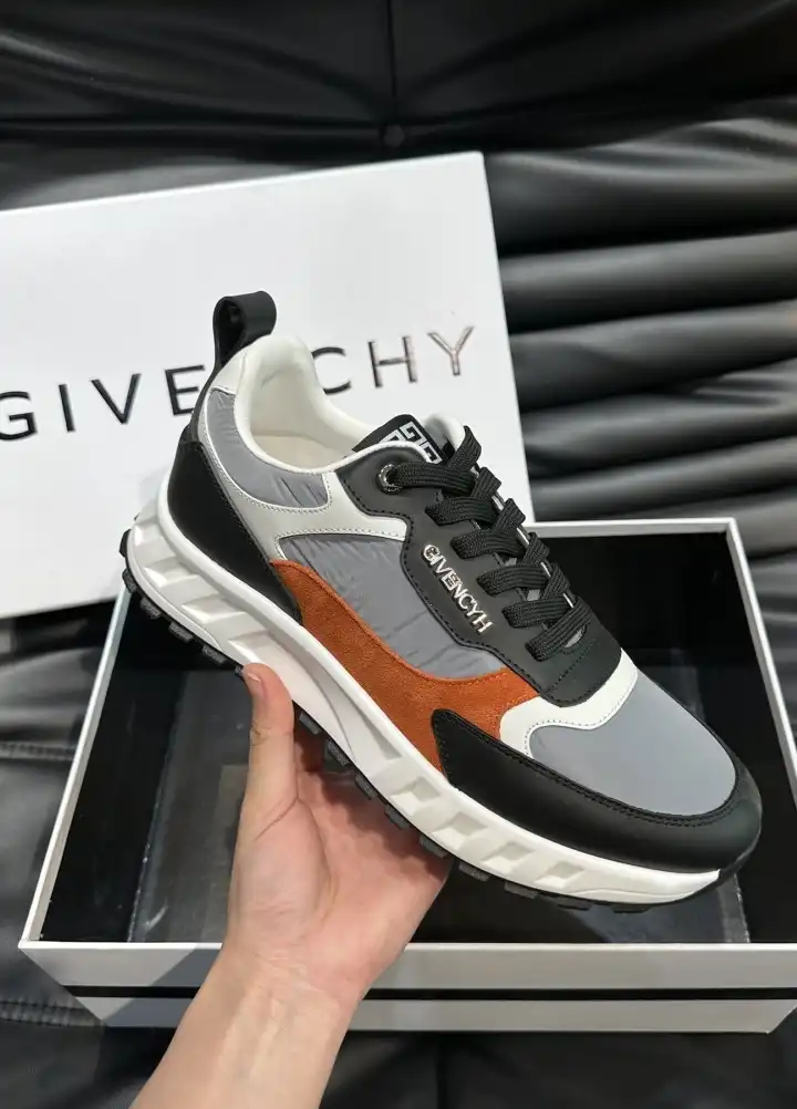 hype Givenchy Sneakers