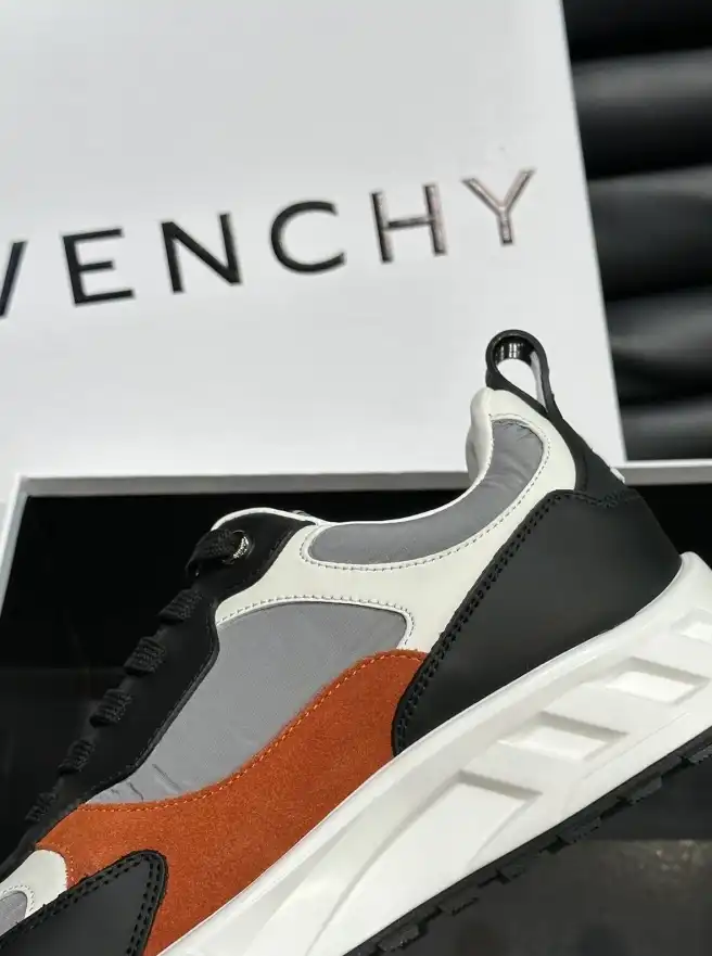 hype Givenchy Sneakers