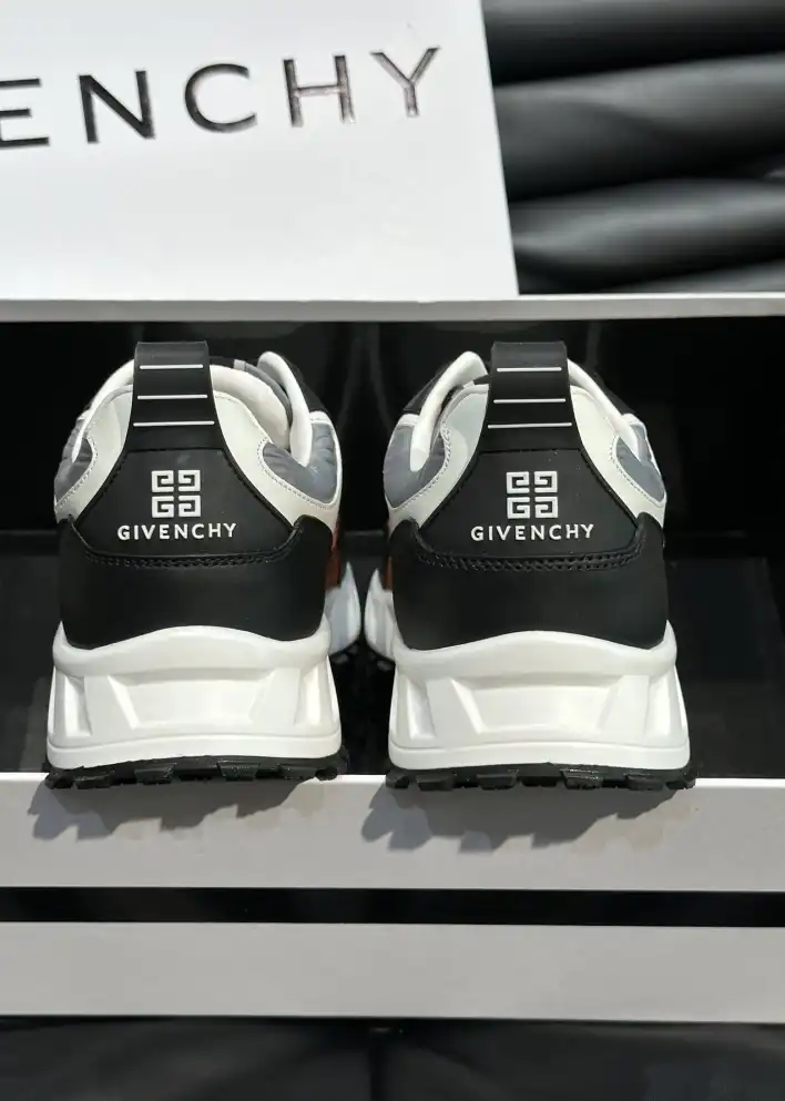 hype Givenchy Sneakers