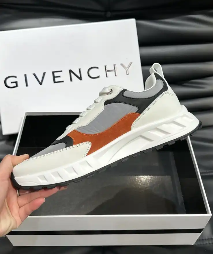 hype Givenchy Sneakers