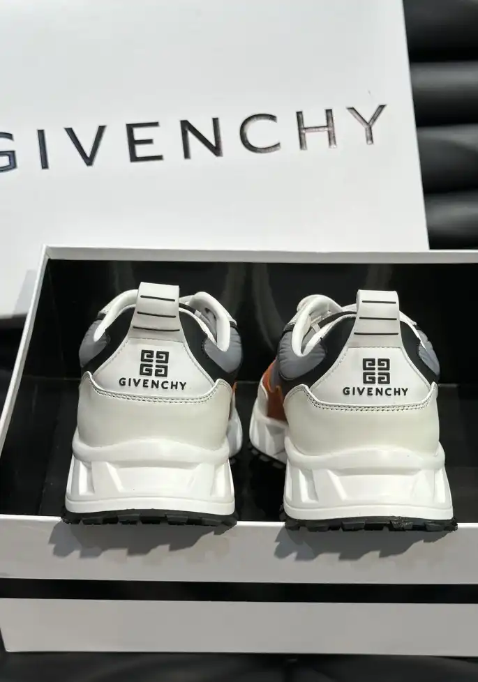 hype Givenchy Sneakers