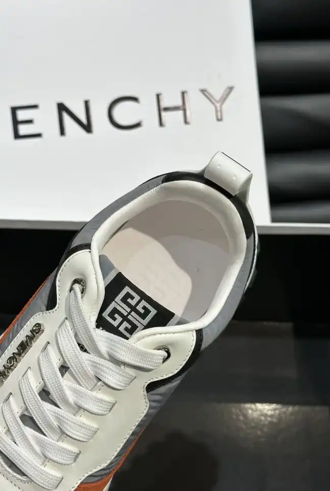 hype Givenchy Sneakers