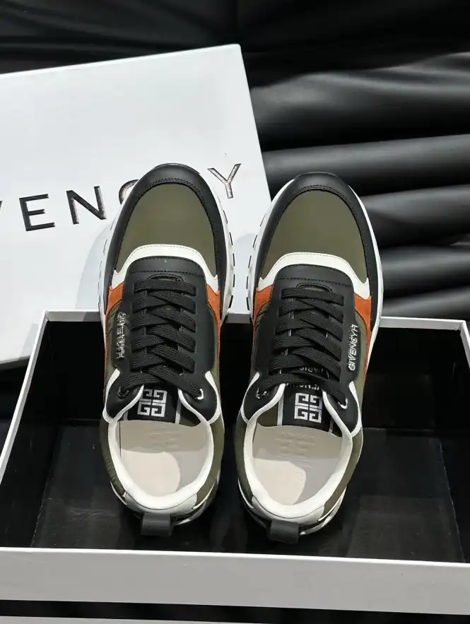 hype Givenchy Sneakers