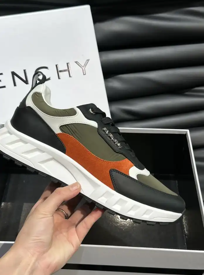 hype Givenchy Sneakers