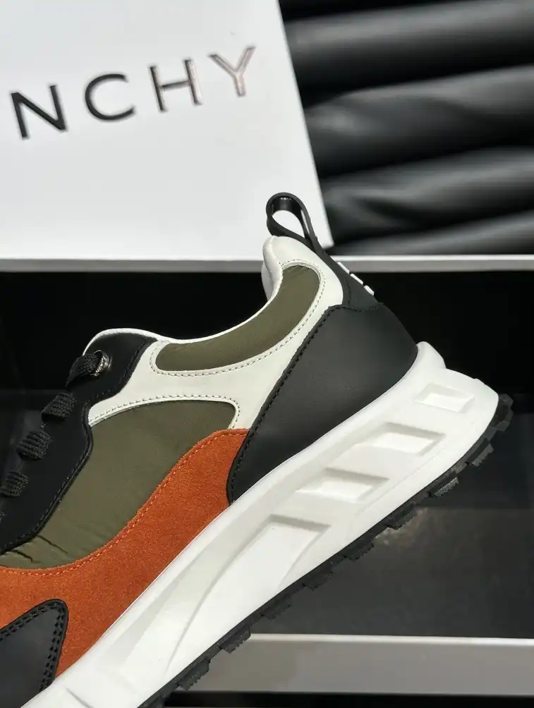 hype Givenchy Sneakers