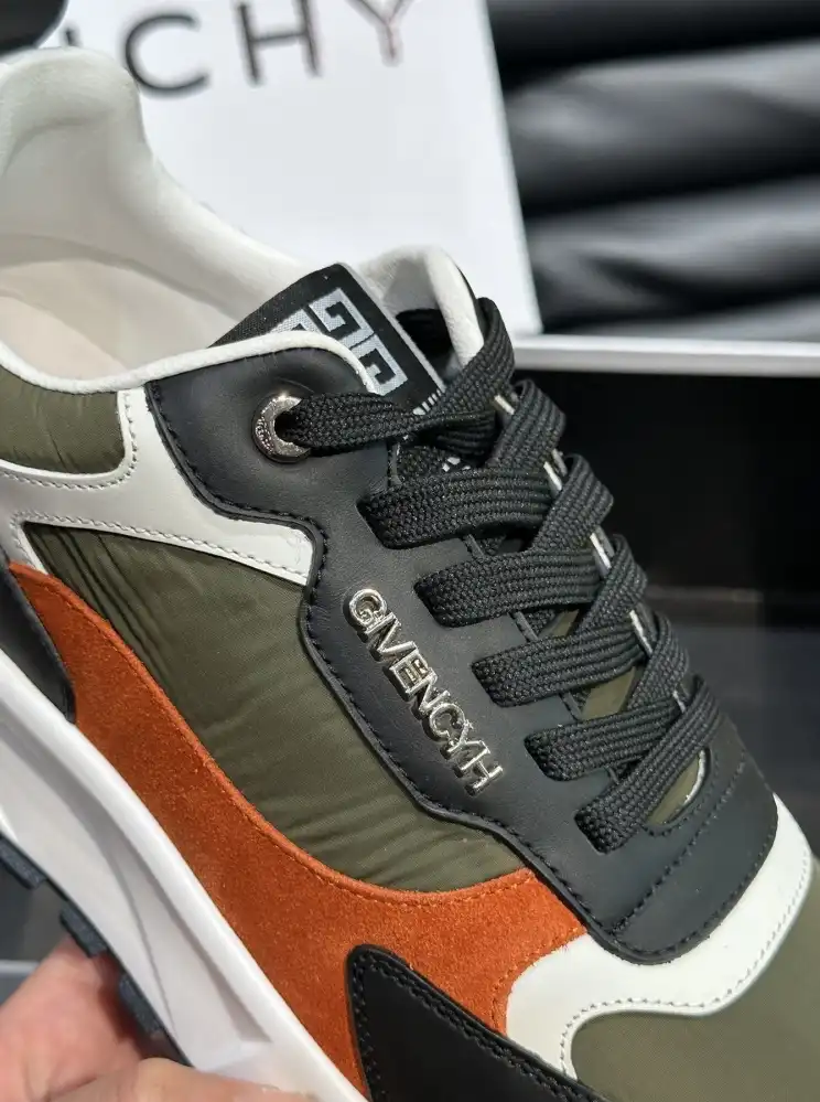 hype Givenchy Sneakers