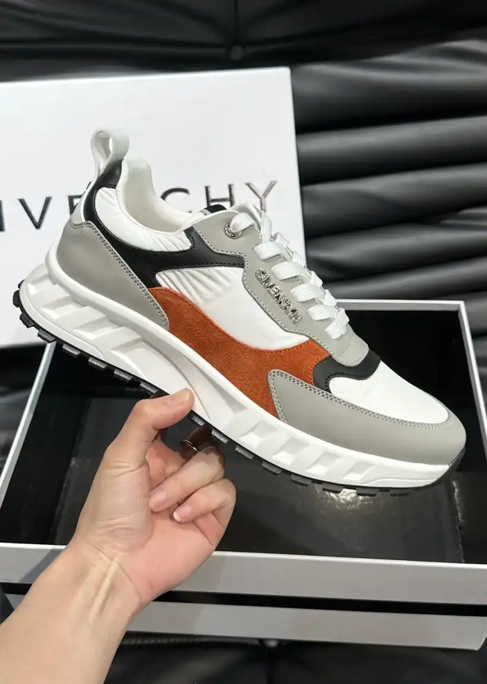 hype Givenchy Sneakers