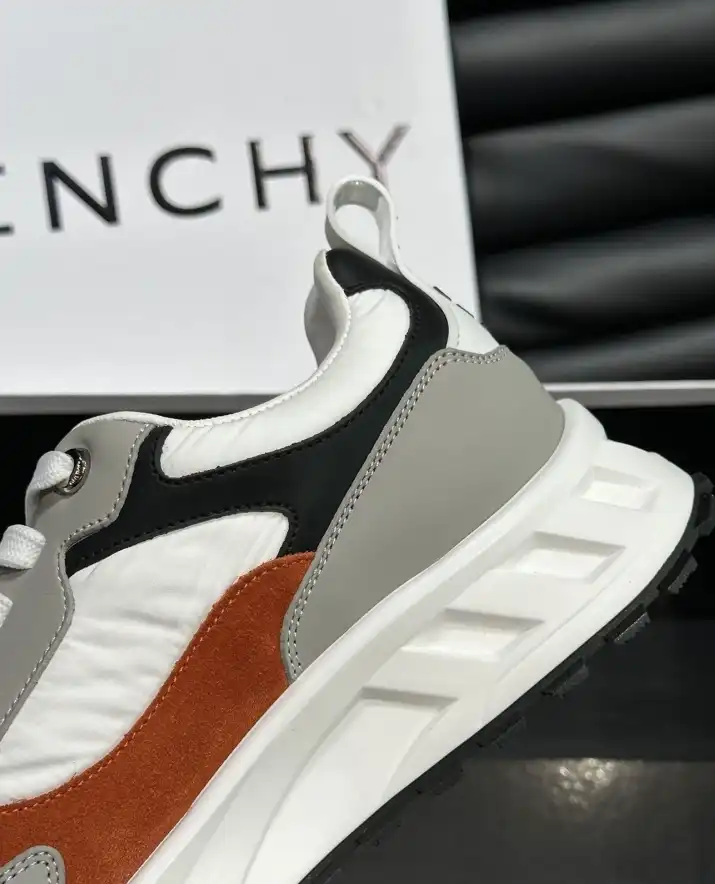 hype Givenchy Sneakers