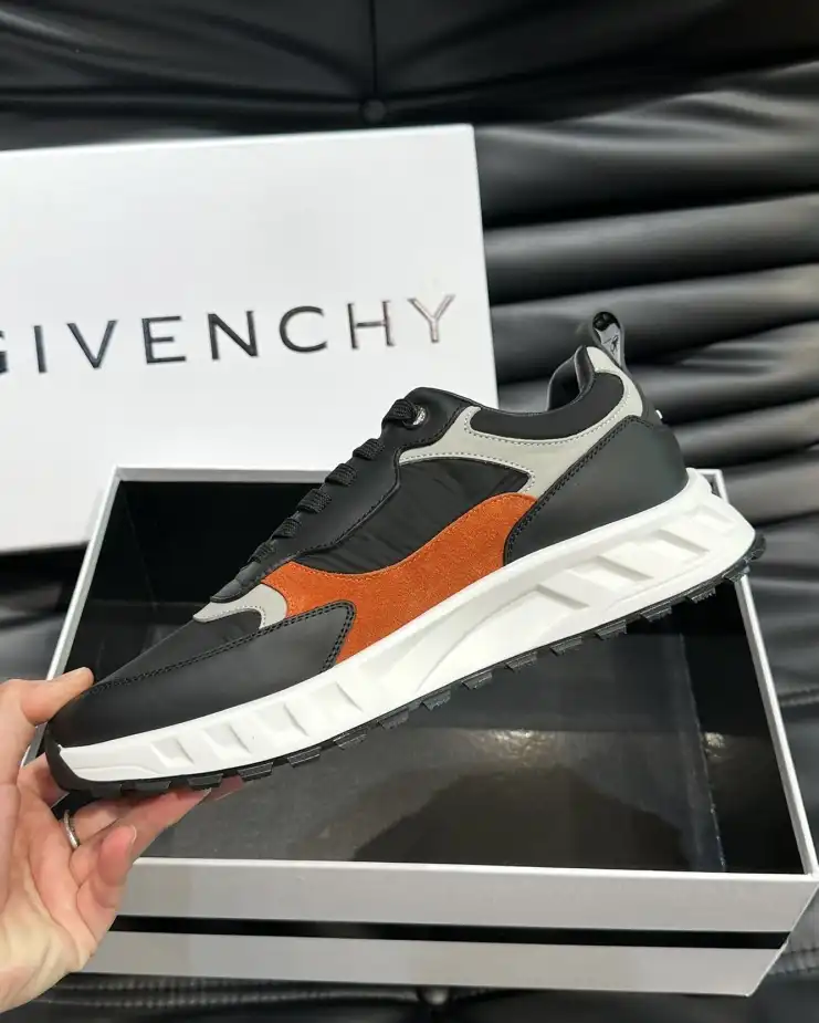 hype Givenchy Sneakers