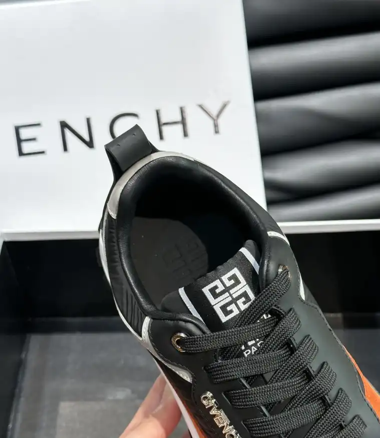 hype Givenchy Sneakers