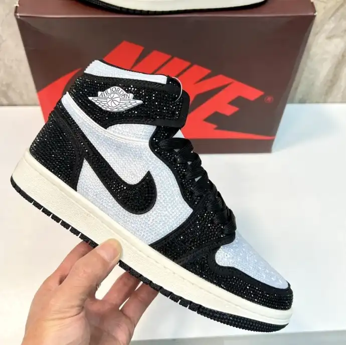 hype Nike Sneakers