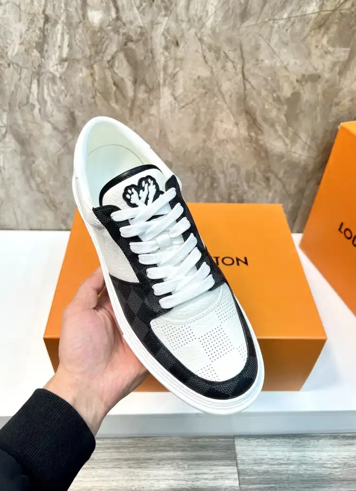 hype Louis Vuitton Sneakers