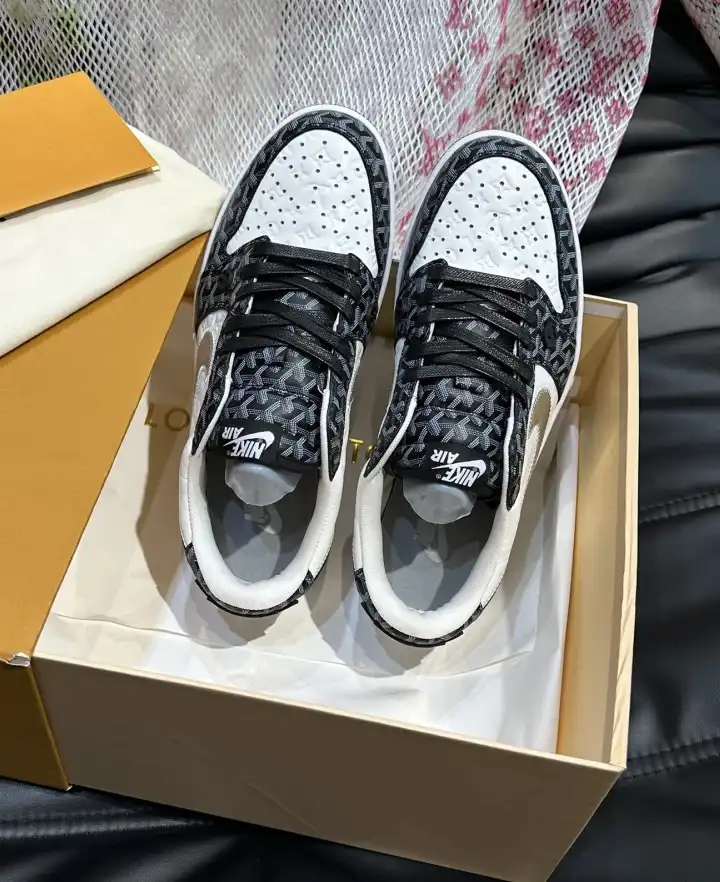 hype Louis Vuitton Sneakers