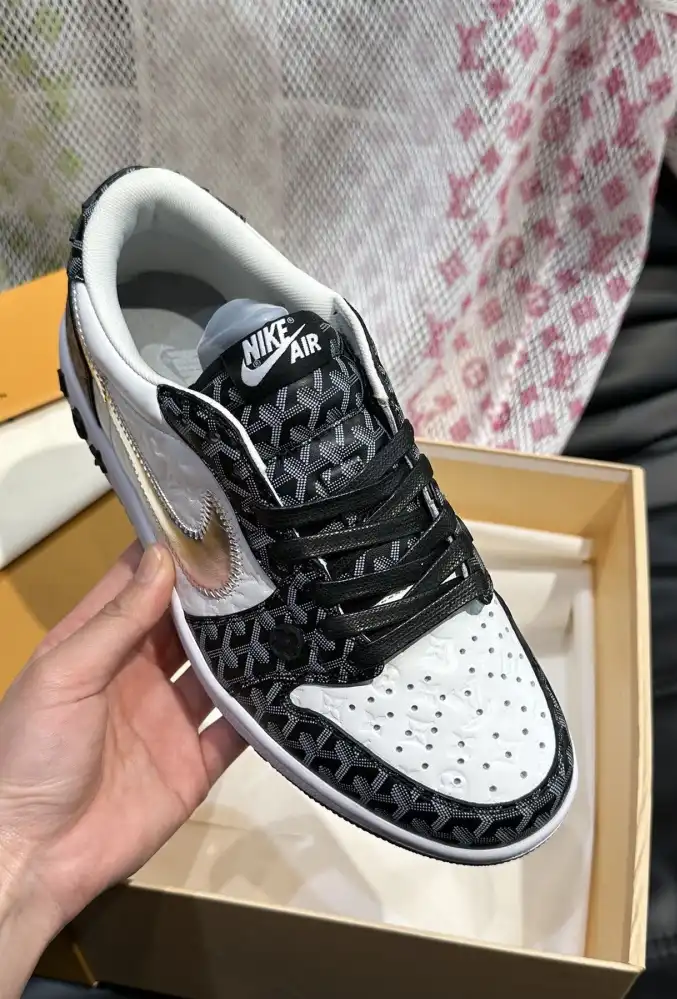 hype Louis Vuitton Sneakers