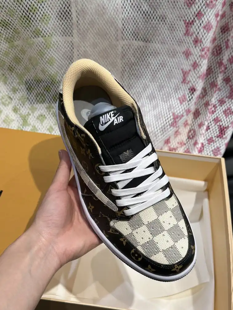 hype Louis Vuitton Sneakers