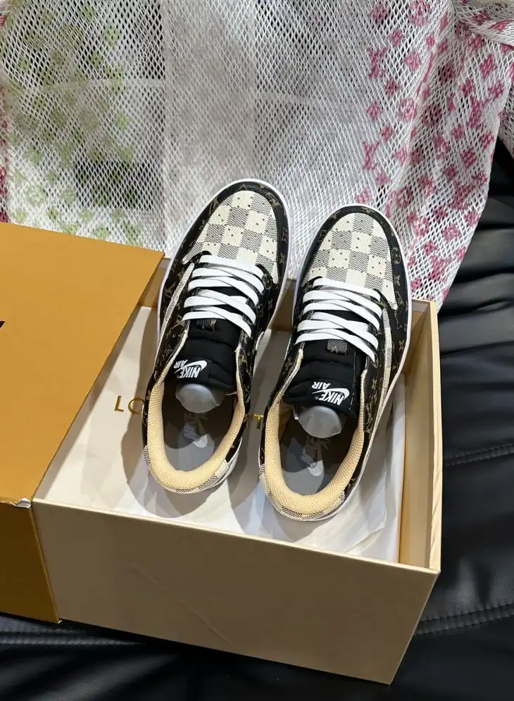 hype Louis Vuitton Sneakers