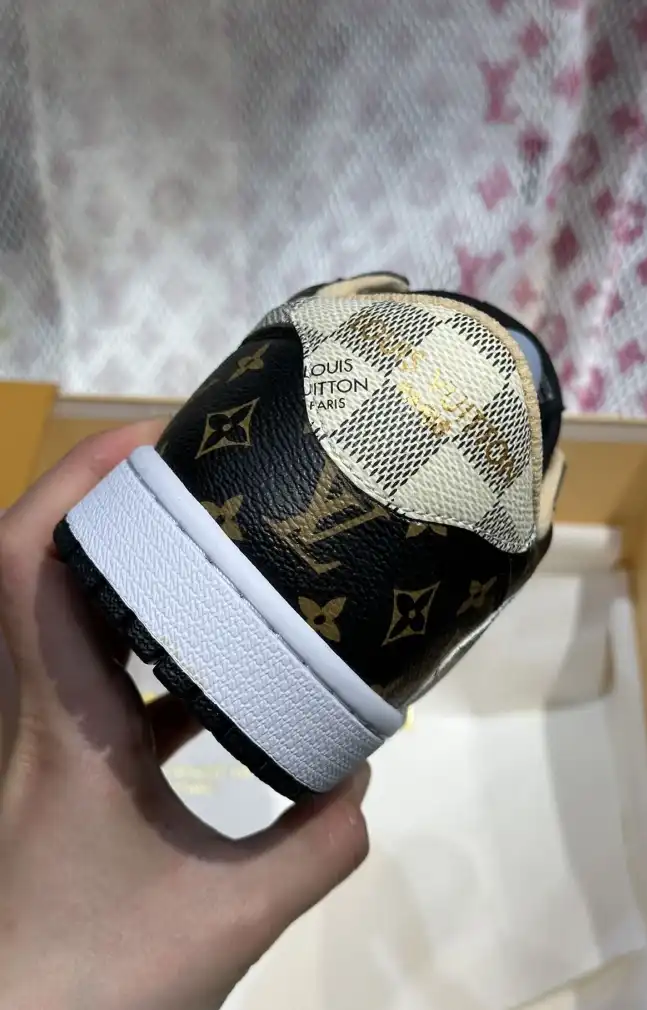 hype Louis Vuitton Sneakers