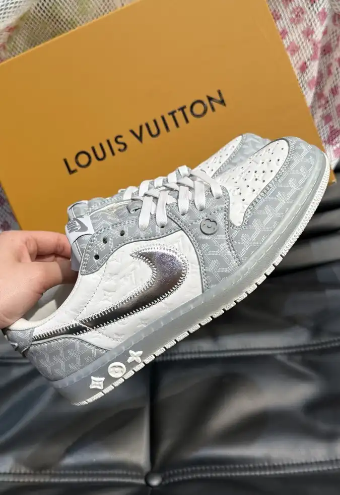 hype Louis Vuitton Sneakers