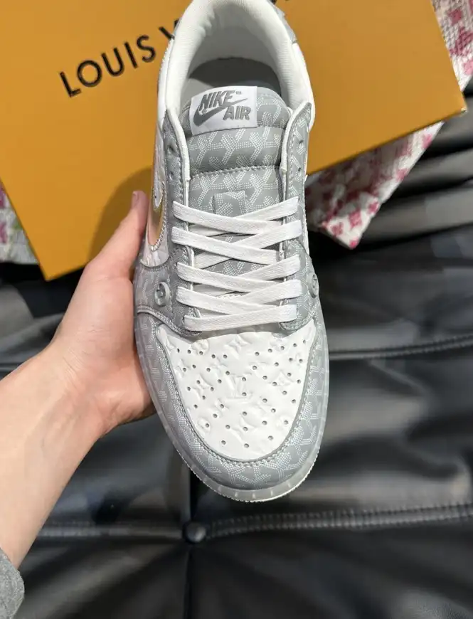 hype Louis Vuitton Sneakers