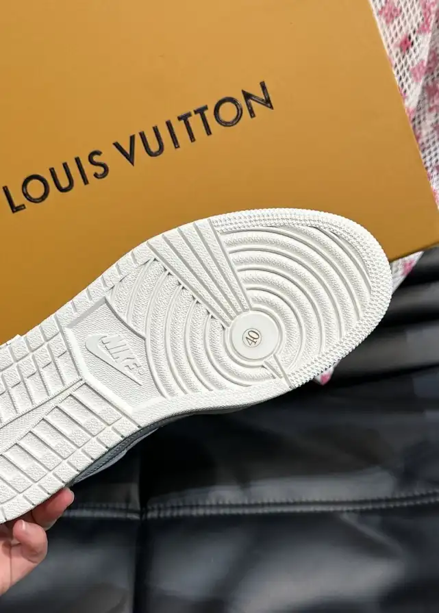 hype Louis Vuitton Sneakers