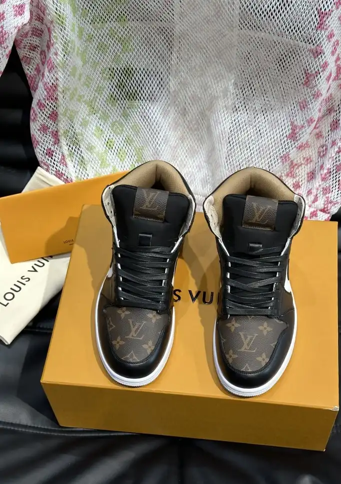 hype Louis Vuitton Sneakers