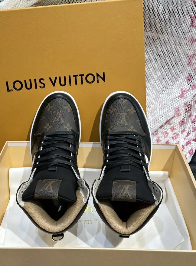 hype Louis Vuitton Sneakers