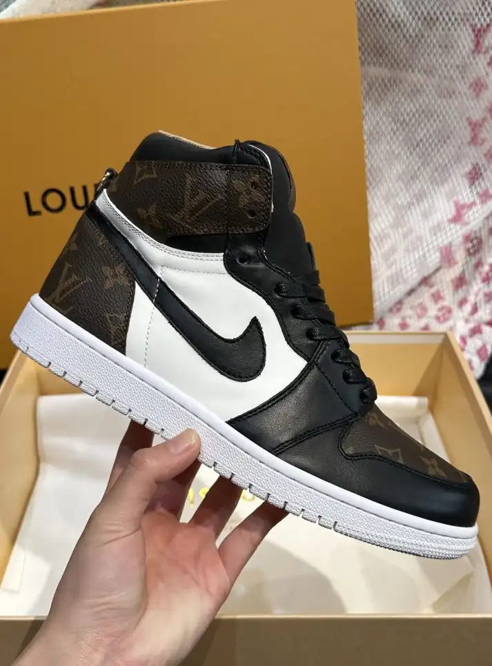 hype Louis Vuitton Sneakers