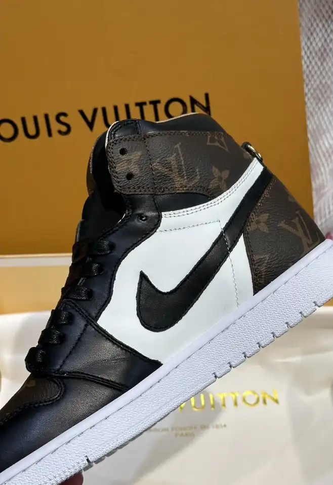 hype Louis Vuitton Sneakers