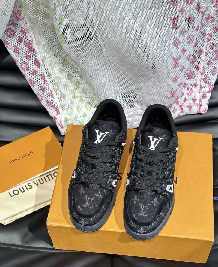 hype Louis Vuitton Sneakers