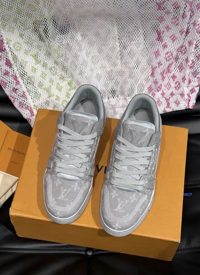 hype Louis Vuitton Sneakers