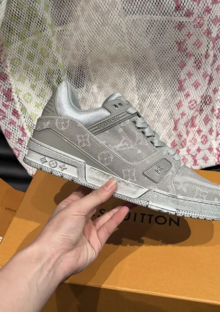 hype Louis Vuitton Sneakers