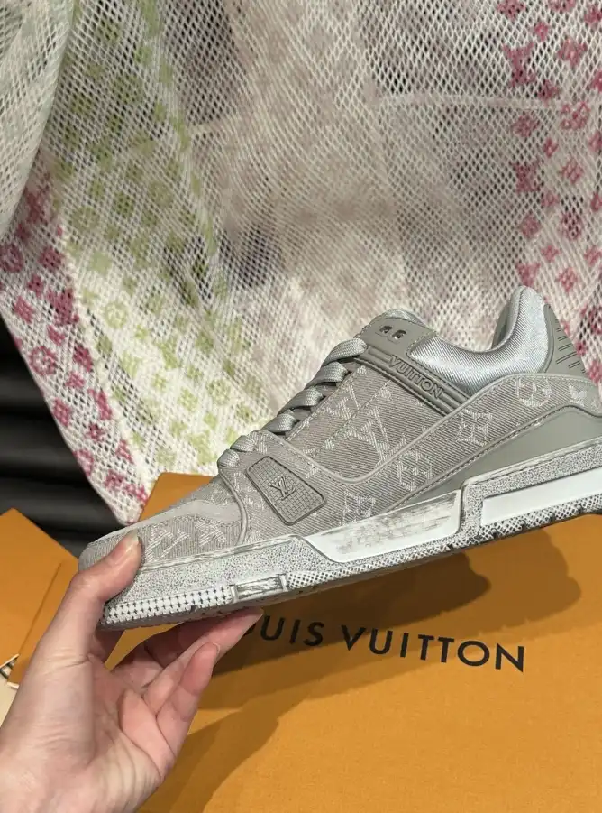 hype Louis Vuitton Sneakers