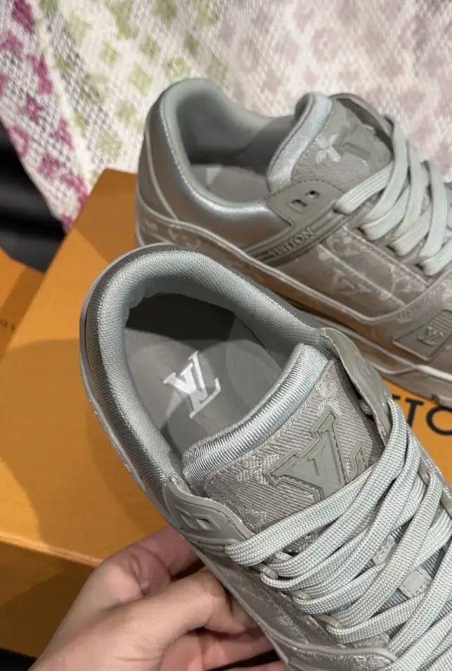 hype Louis Vuitton Sneakers