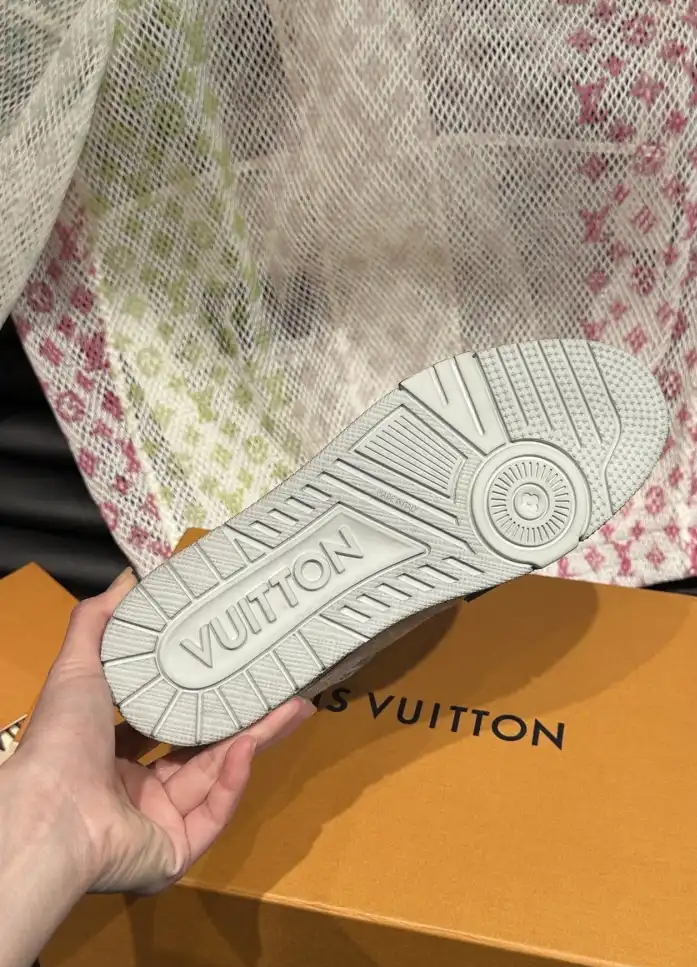 hype Louis Vuitton Sneakers