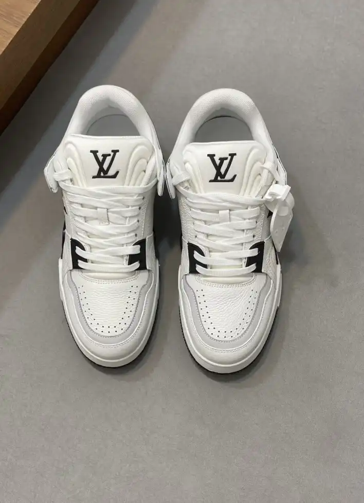 hype Louis Vuitton Sneakers