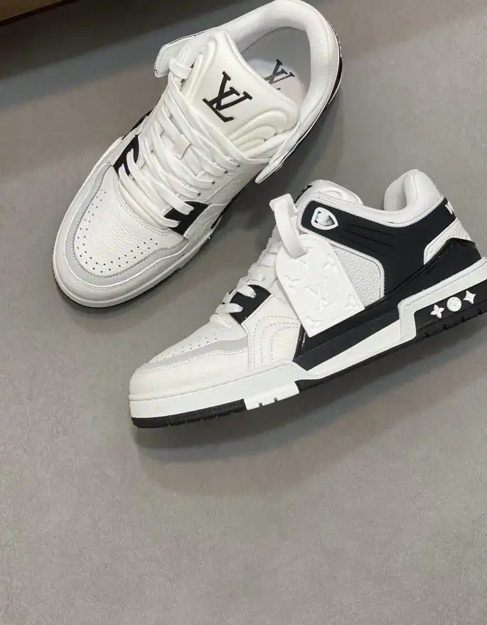 hype Louis Vuitton Sneakers