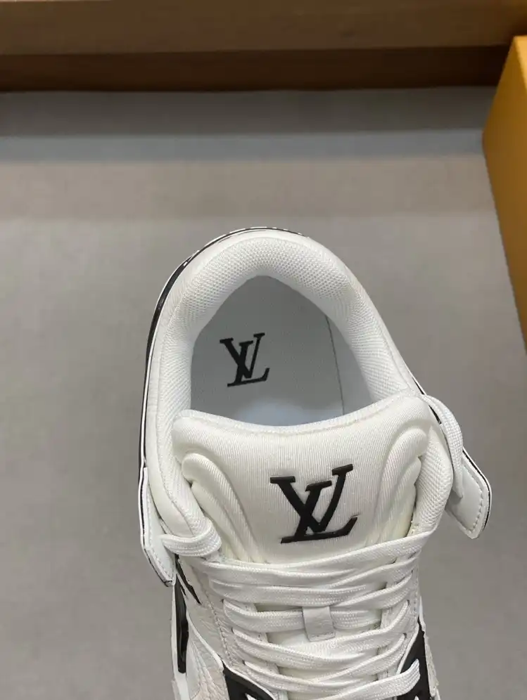 hype Louis Vuitton Sneakers