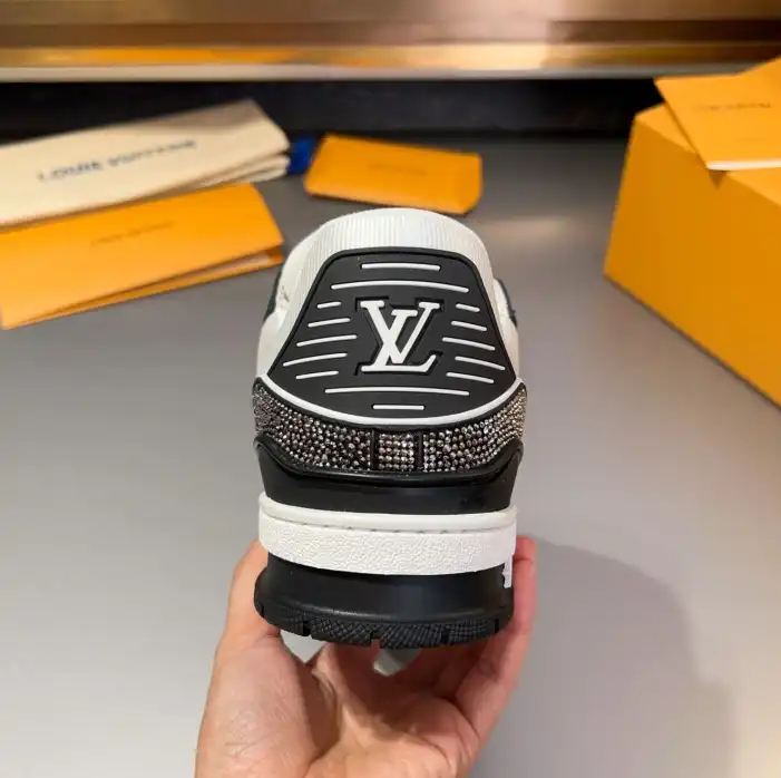 hype Louis Vuitton Sneakers