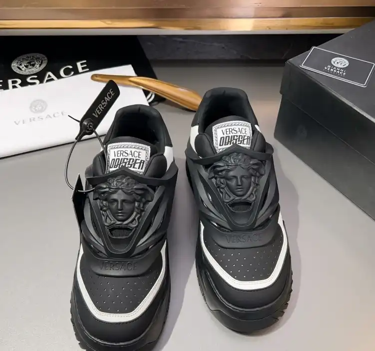 hype Givenchy Sneakers