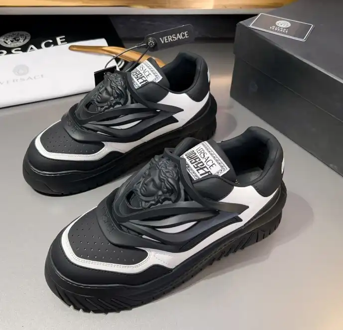 hype Givenchy Sneakers