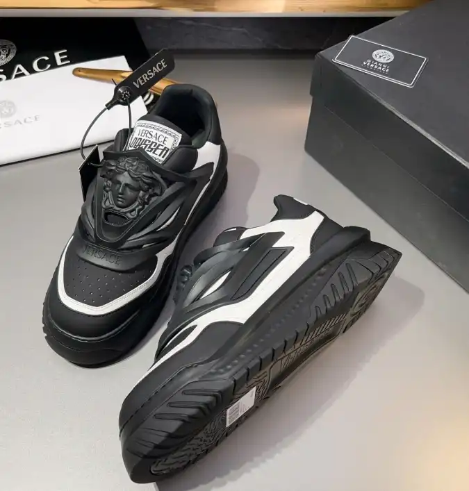 hype Givenchy Sneakers