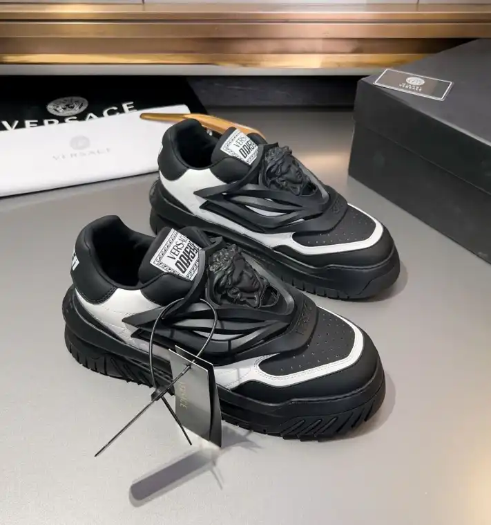 hype Givenchy Sneakers