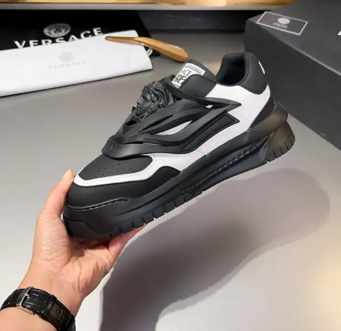 hype Givenchy Sneakers